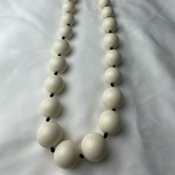 Inc cream white graduating beaded necklace - Picture 2 of 4
